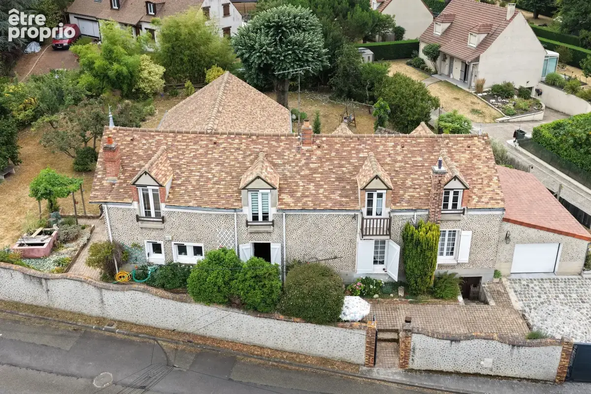 Tres belle maison ancienne de 213m2 au sol - 4 chambres - terrain arbore de 1100m2 - photo 27