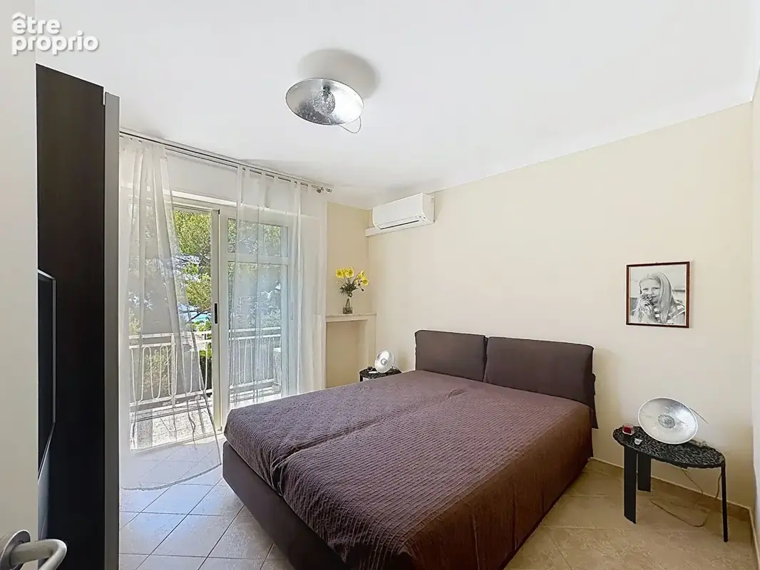 2 pièces  dernier étage avec parking et cave - vue mer - balcon et  toit terrasse - photo 7