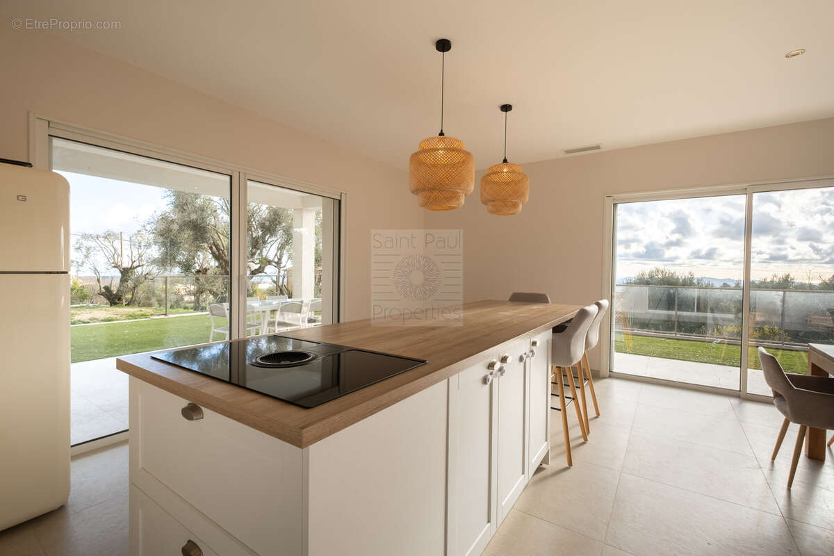 EXCLUSIVITE - TOURRETTES-SUR-LOUP - Maison vue mer panoramique - 147m2 - photo 14