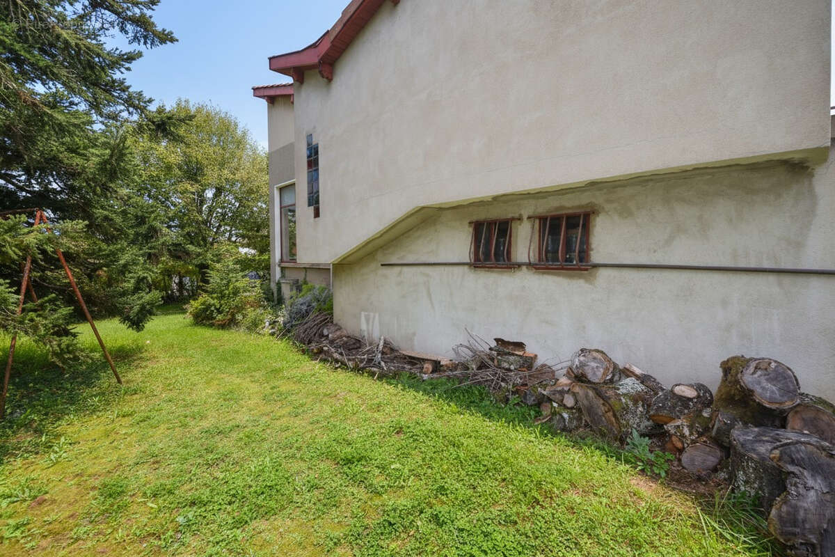 Maison à CHAZAY-D&#039;AZERGUES