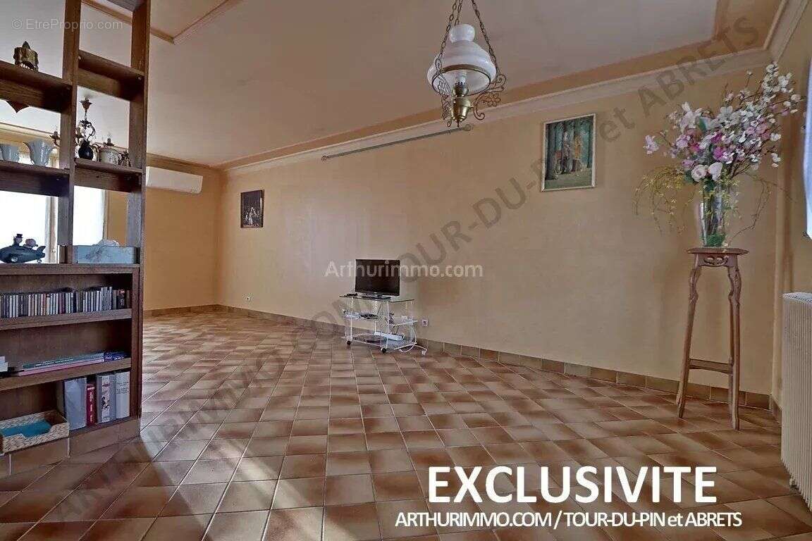 Maison à LA TOUR-DU-PIN