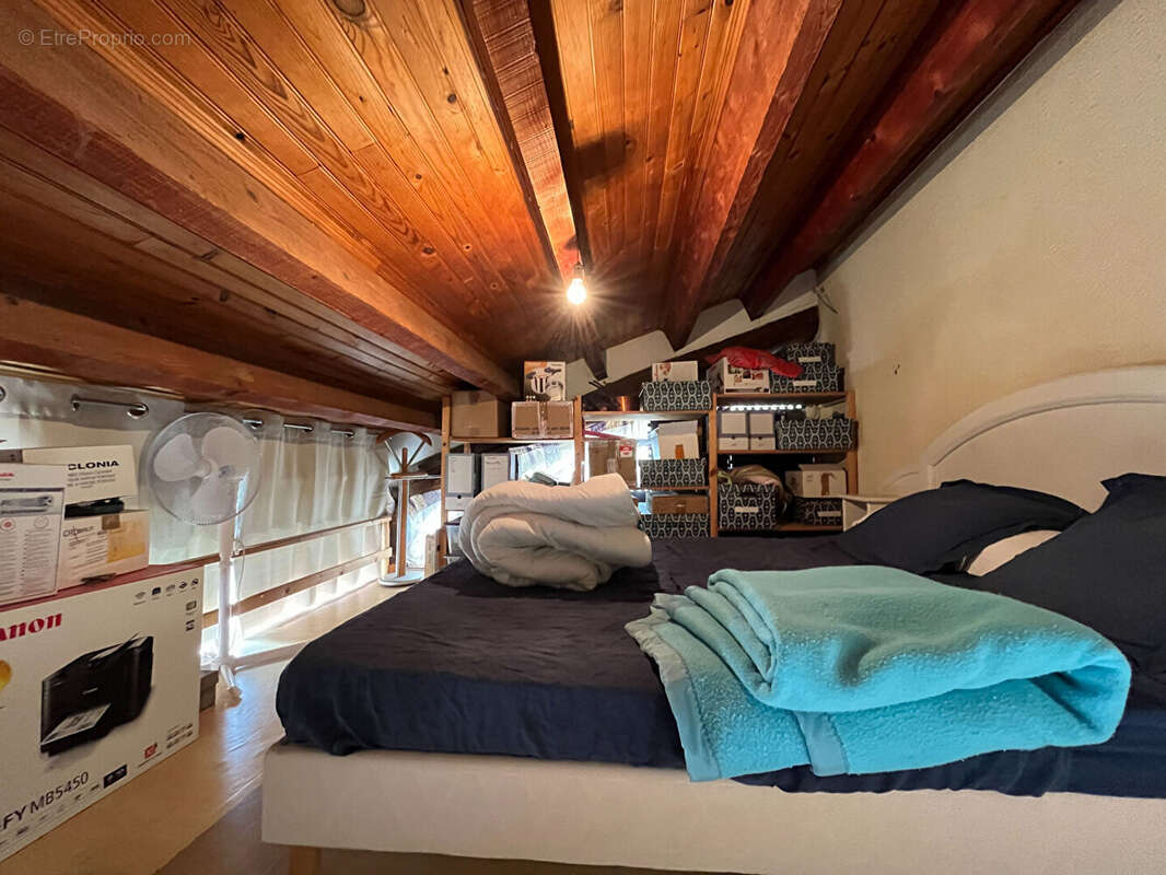 Appartement à CHATEAUNEUF-DE-GADAGNE