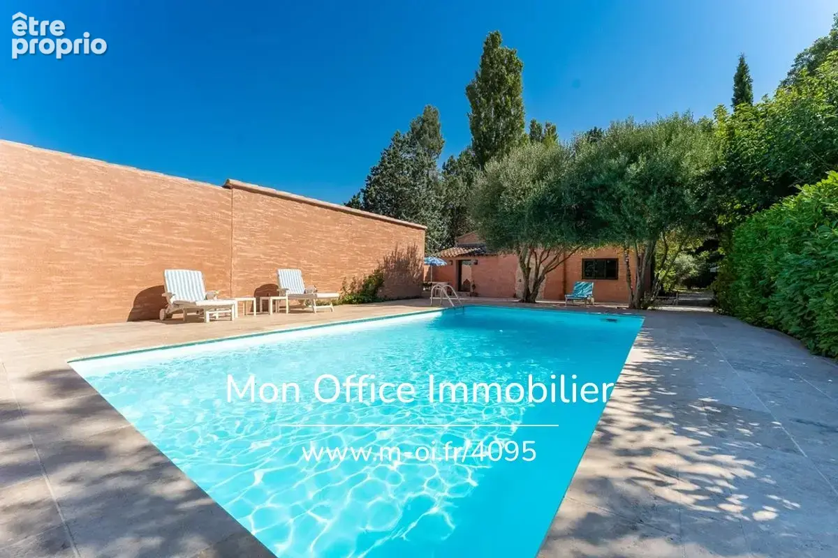 Référence : 7235-SJO - Magnifique Mas de 1739 aux portes d'Aix-en-Provence - piscine- terrain plat arboré de 6400m2- cachet - photo 10