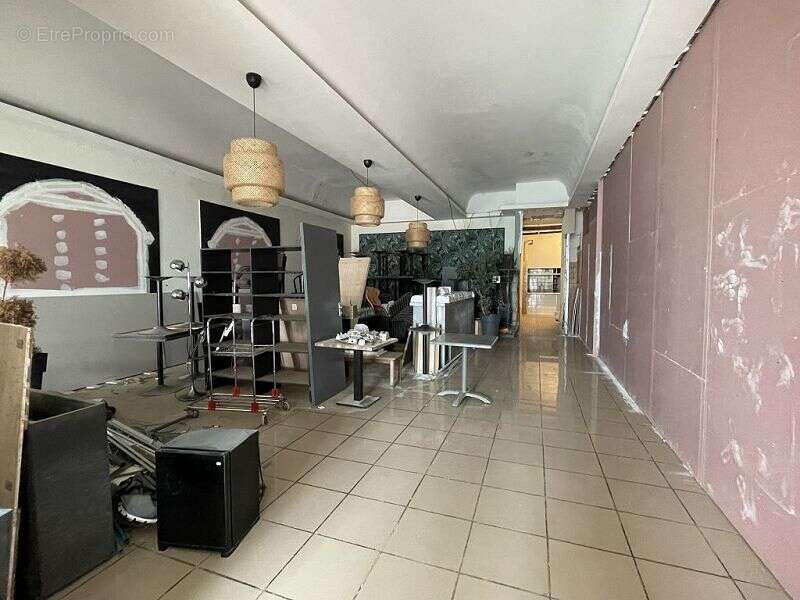 Commerce à CANET-EN-ROUSSILLON