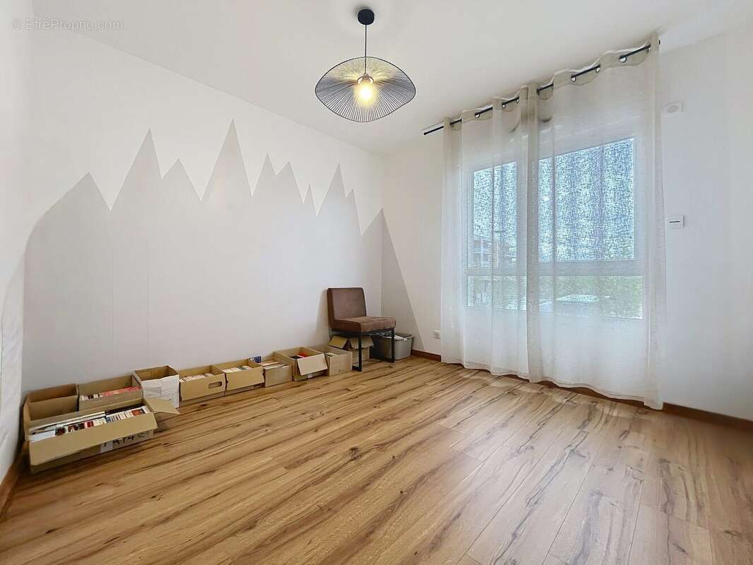 Appartement à VARCES-ALLIERES-ET-RISSET