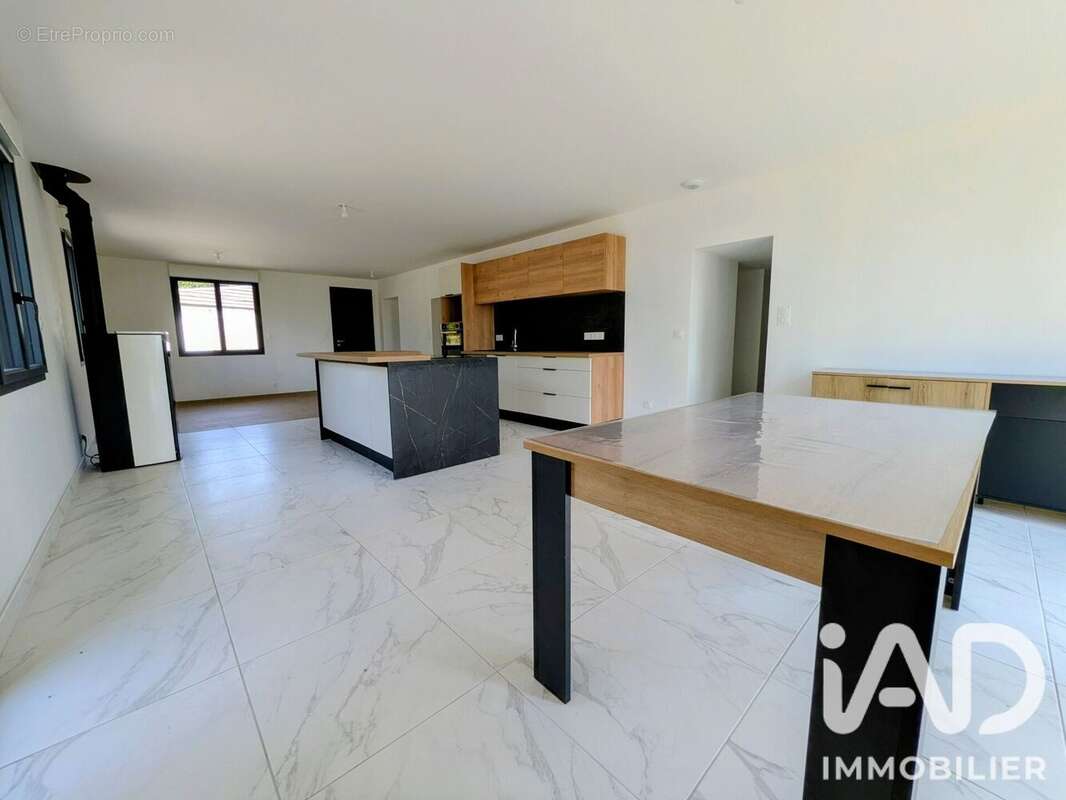 Maison 109 m² à Saint-Ellier-Du-Maine  - photo 6
