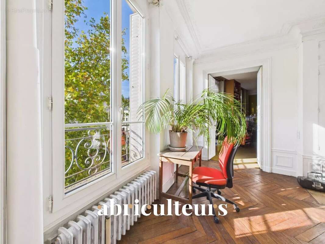 Appartement à PARIS-10E