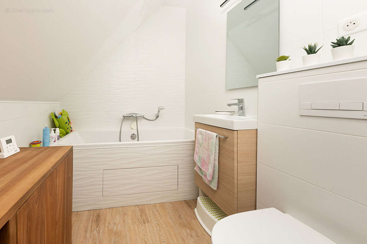 Maison à VAIRES-SUR-MARNE