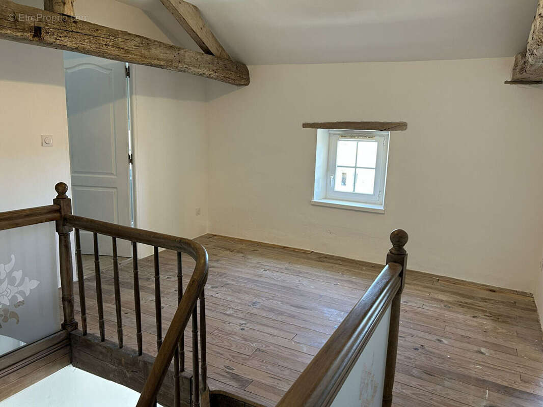 Grande maison de caractère au coeur de Néré avec jardin et dépendance - photo 17