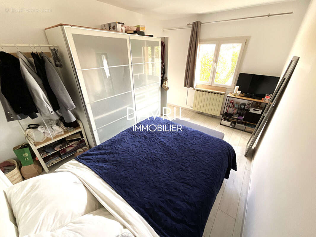 Maison à CHANTELOUP-LES-VIGNES