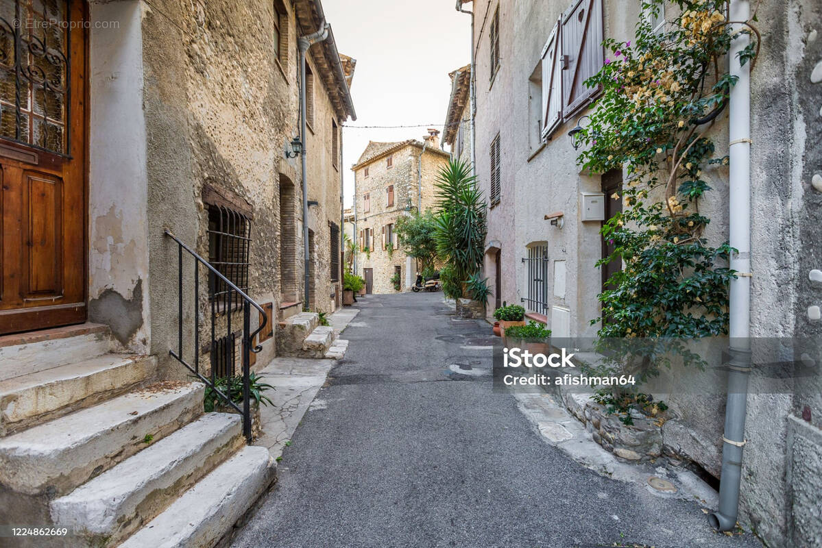 Commerce à DRAGUIGNAN