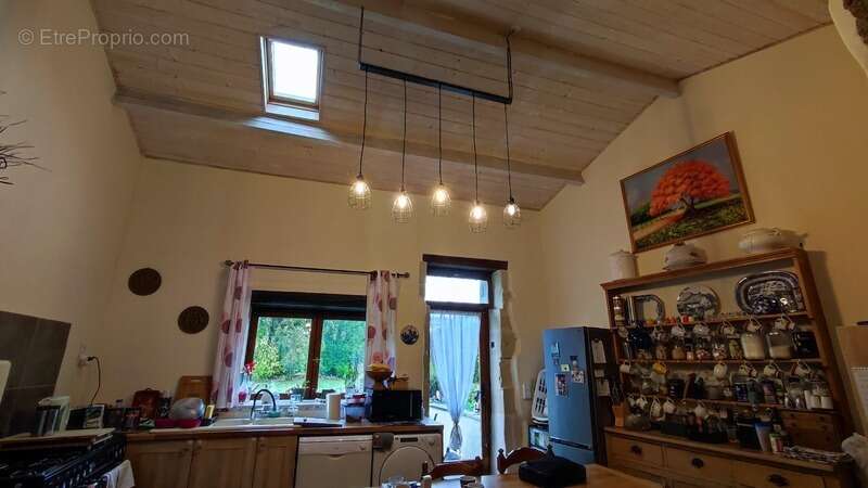 Maison de caractère-135 m2-Terrain-Brion près Thouet (79) - photo 7
