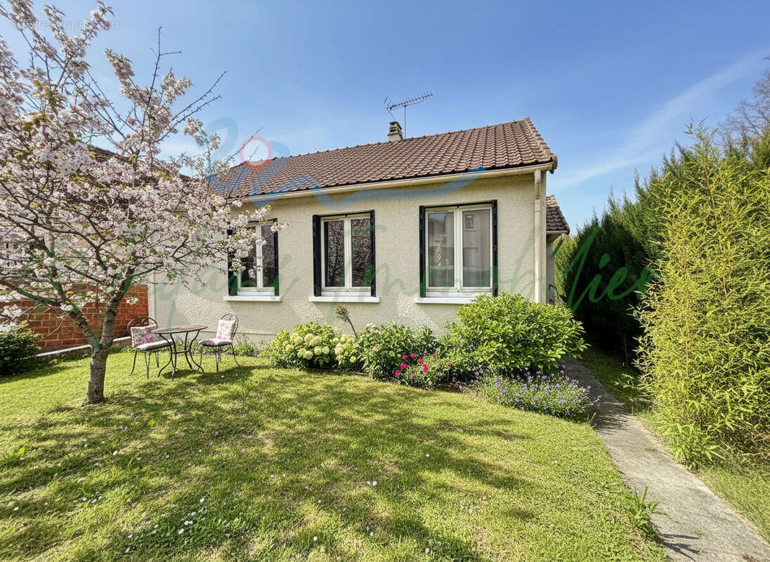 Maison à BONNIERES-SUR-SEINE