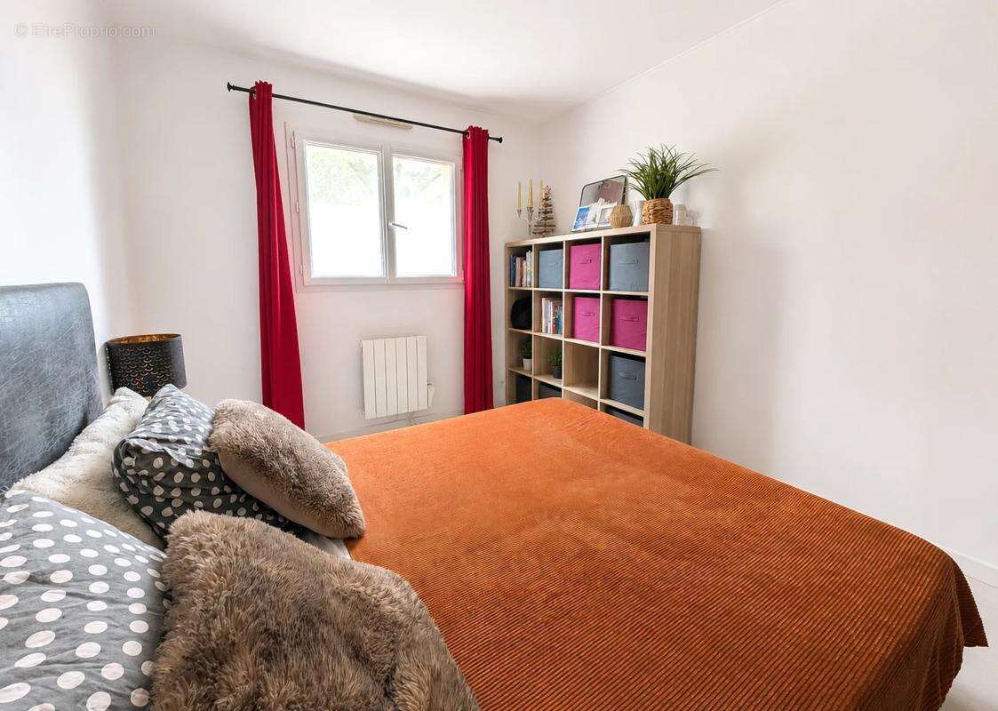 SIXT-SUR-AFF – Maison de plain-pied 3 chambres bureau - grand garage indépendant - photo 6