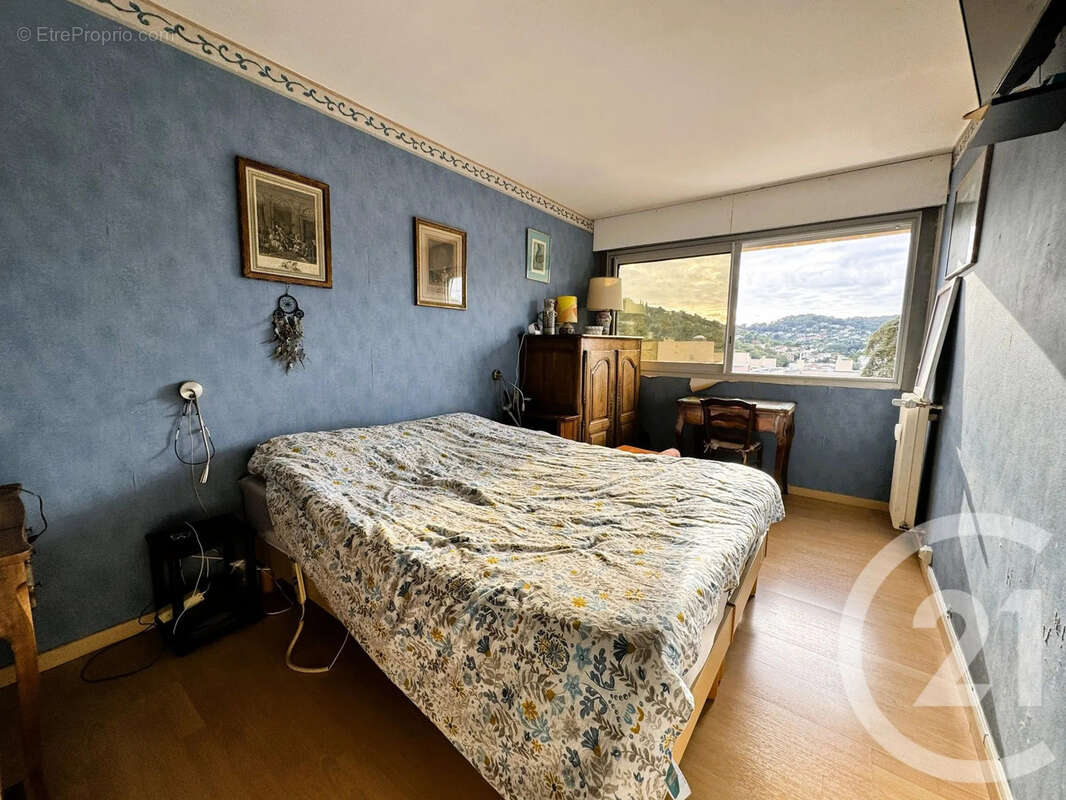 Appartement à VALLAURIS