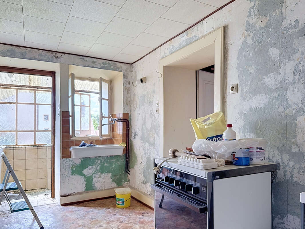 Maison de 38m2 habitables avec cave et grenier - photo 3