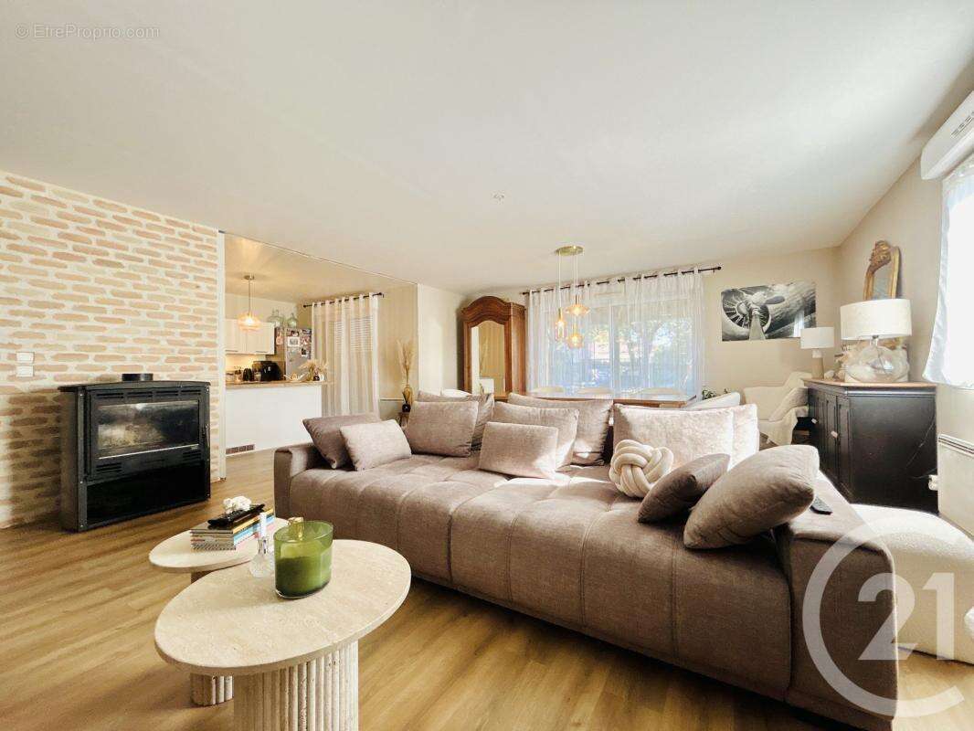 Maison à CONDAT-SUR-VIENNE