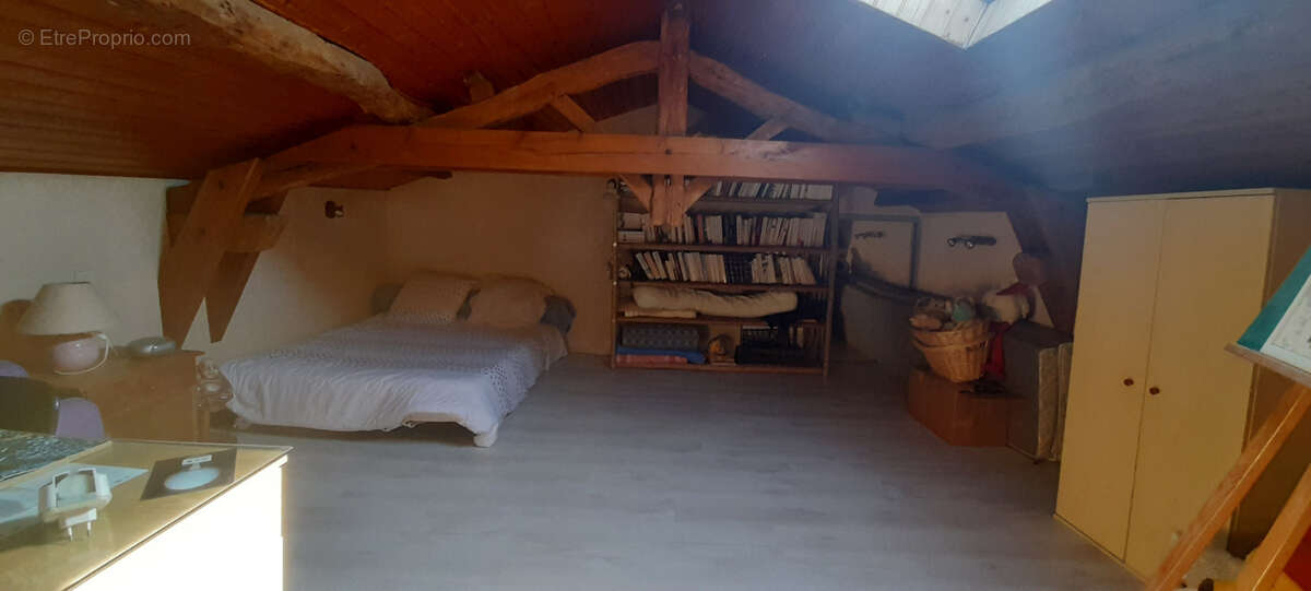 Maison à CUZORN