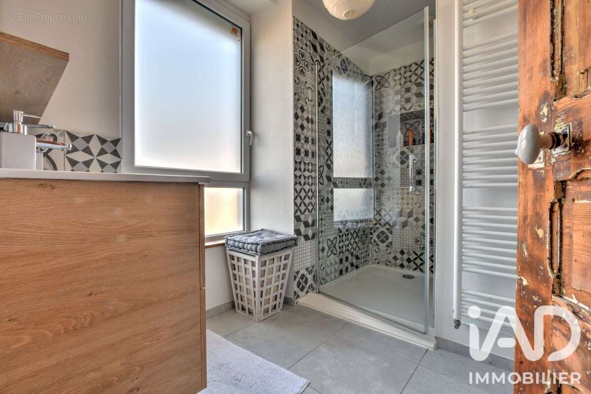 Maison 140 m² à Verneuil-Sur-Vienne  - photo 8