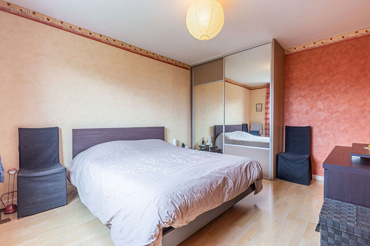 Agence immobiliere laforet - "tournesol" - annecy - appartement t3 traversant de 73.59m² - balcons - cave - garage en option - photo 9