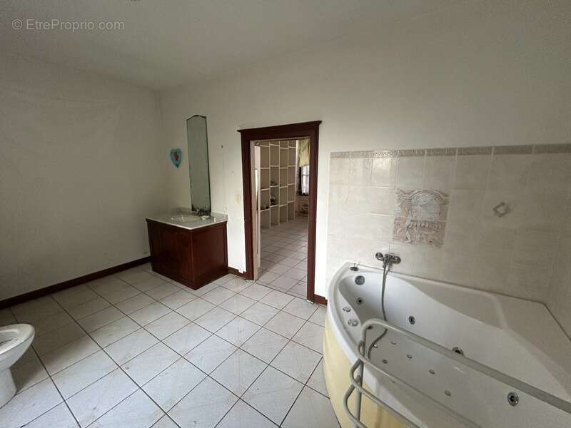 Maison à CHATEAUPONSAC