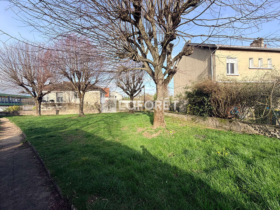 Terrain à CHALONS-EN-CHAMPAGNE