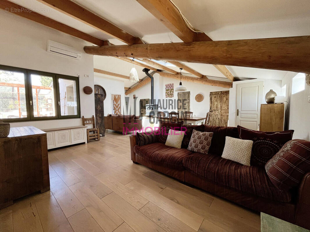 Appartement à CHATEAUNEUF-DE-GADAGNE