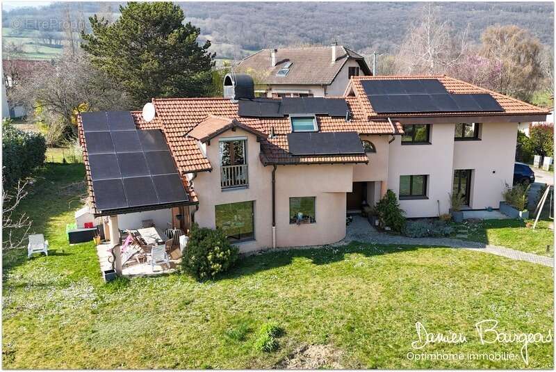 Maison à GRILLY