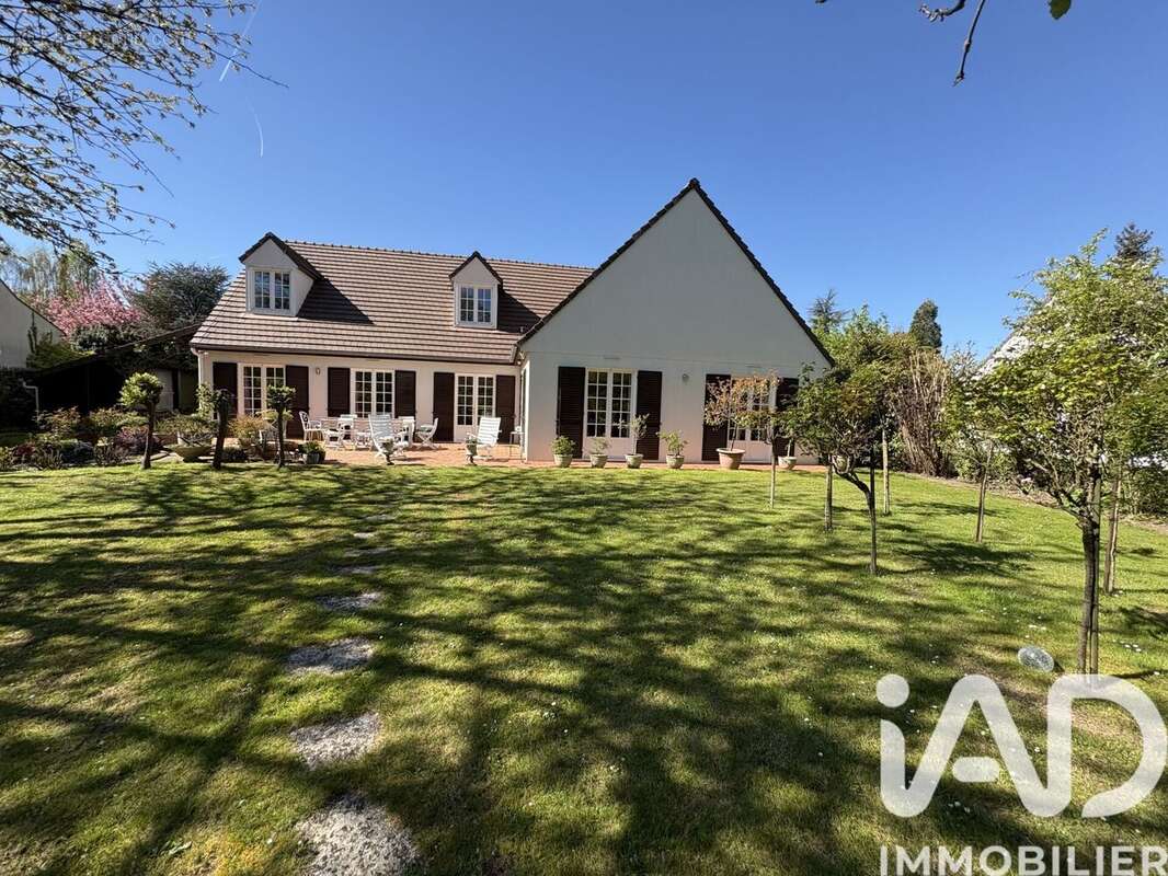 Photo 2 - Maison à SAINT-FARGEAU-PONTHIERRY