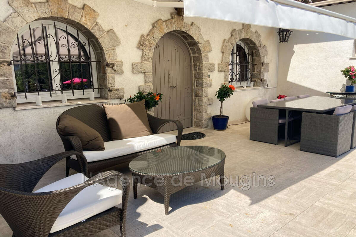 Maison 266 m² à Mougins  - photo 4