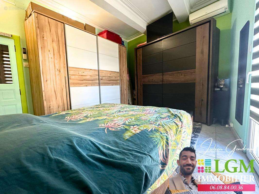 Appartement à UCHAUD