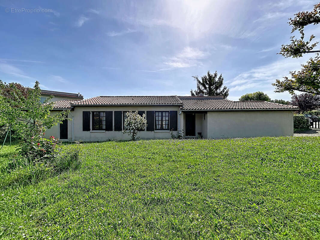 Auzielle jolie maison de plain pied  avec 2 garages - photo 2