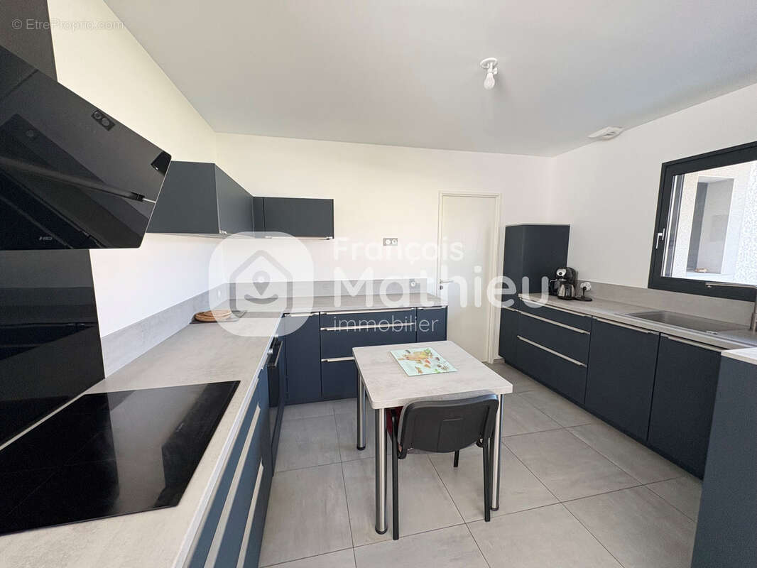 Romans : maison plain-pied 144m2 hab - 3ch + garage - 926m2 de terrain - photo 4