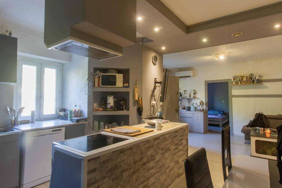 Maison à SAINT-JULIEN-EN-SAINT-ALBAN