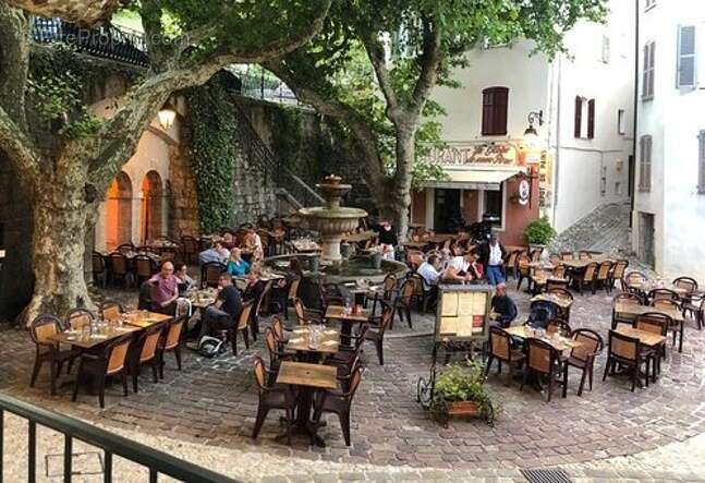 Commerce à SEILLANS