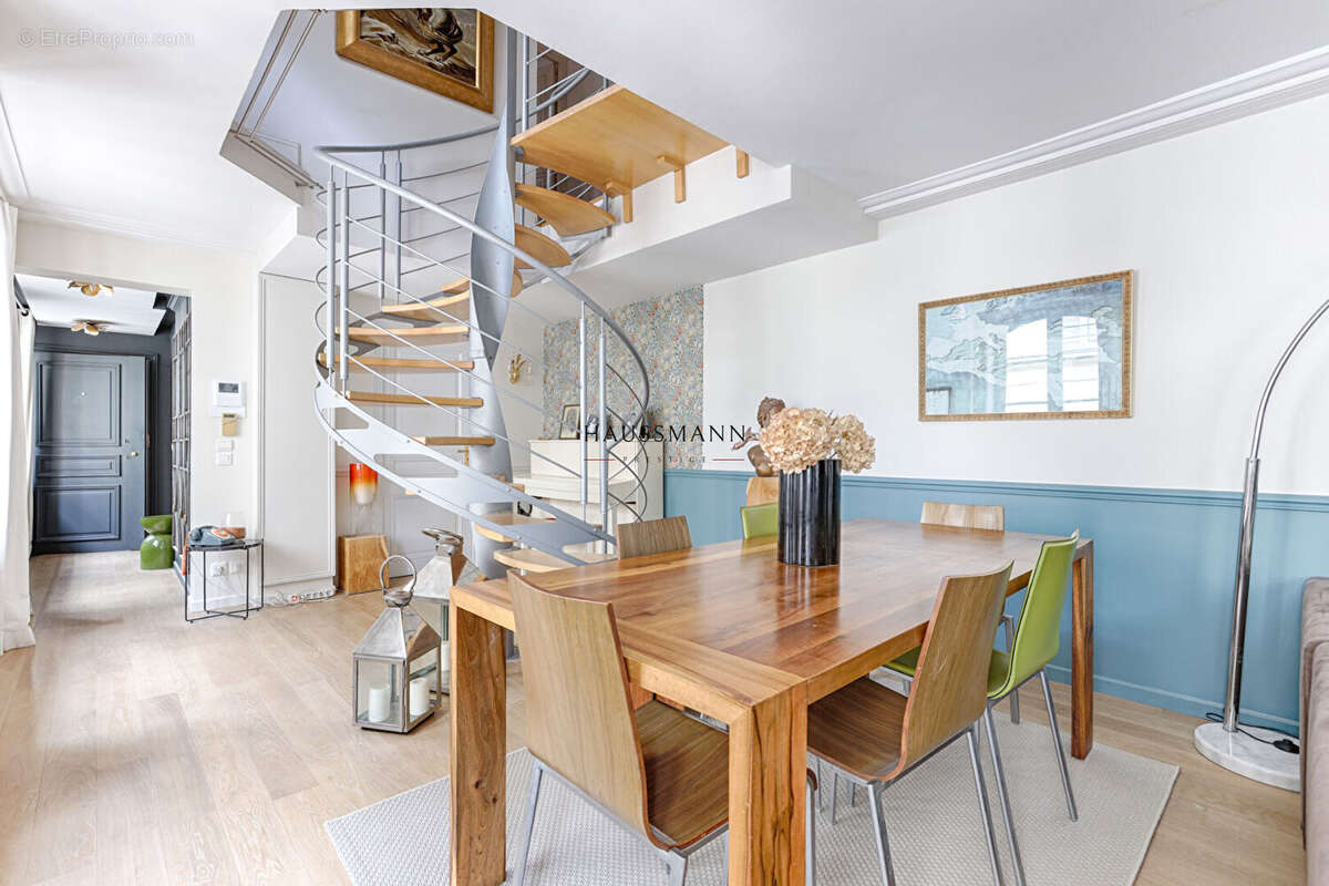 Appartement à PARIS-8E