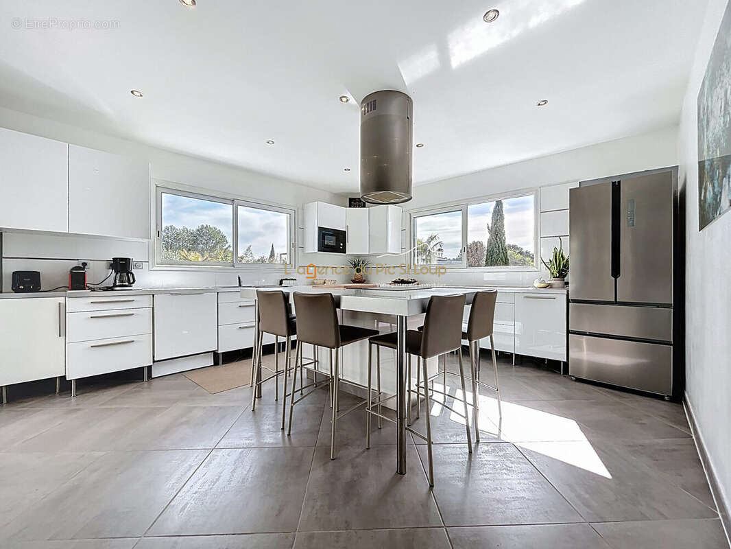 Maison à SAINT-JEAN-DE-CUCULLES