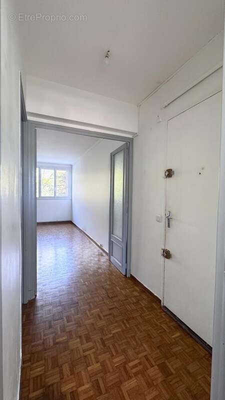 Photo 7 - Appartement à MARSEILLE-9E