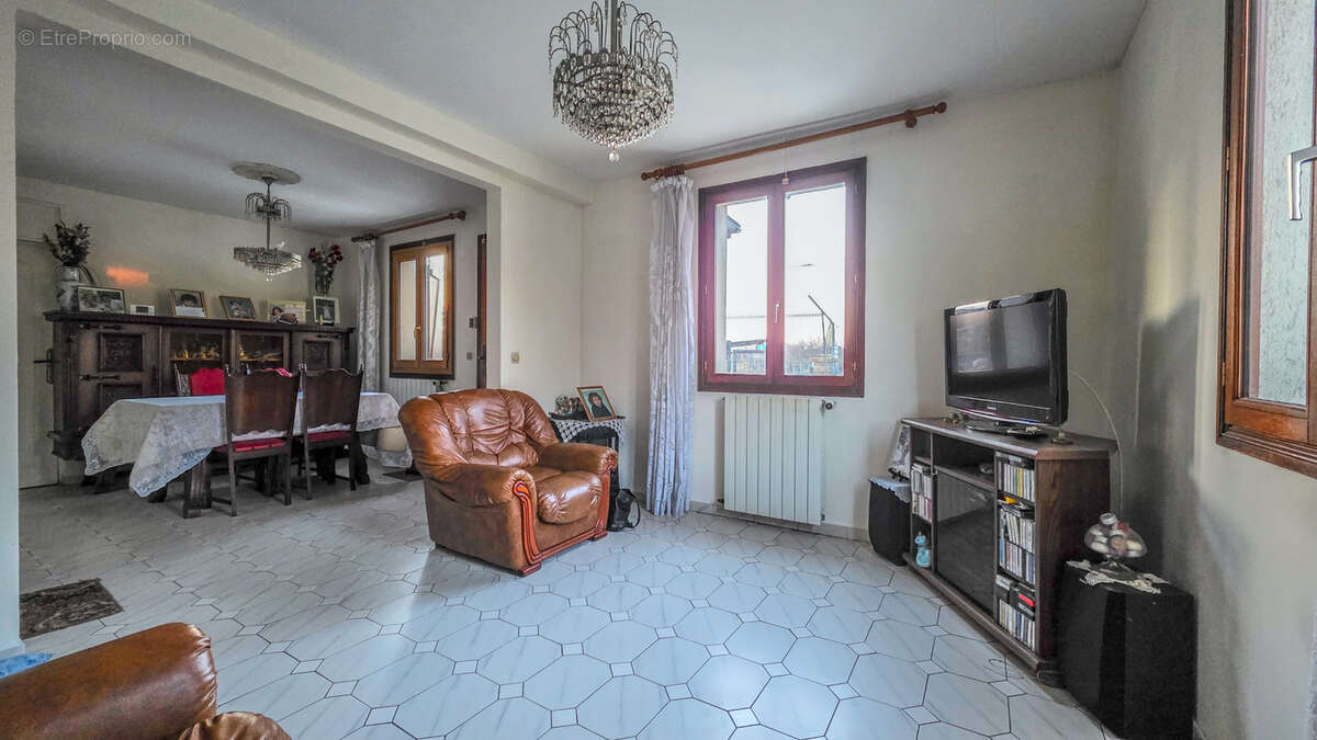 Maison à SARTROUVILLE