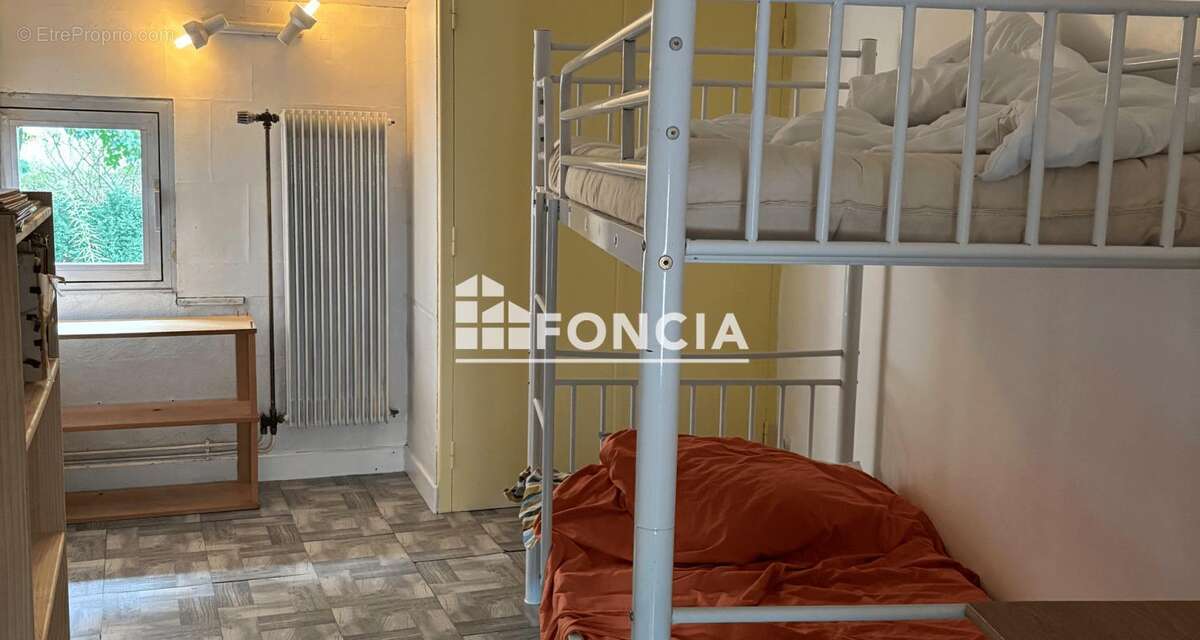 Maison à SAINT-JEAN-DE-MUZOLS