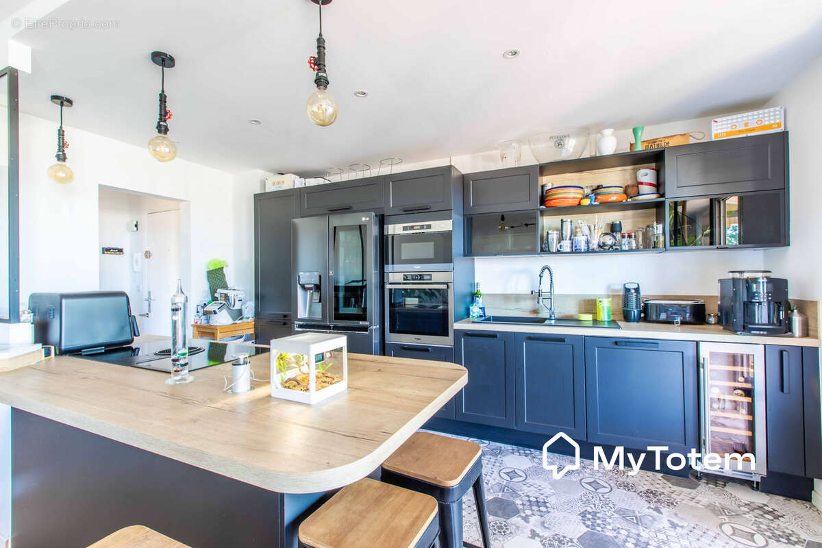 Appartement à SAINT-LAURENT-DU-VAR