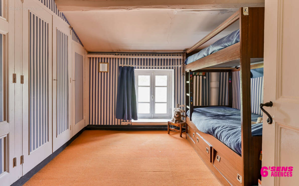 Maison à CHARBONNIERES-LES-BAINS