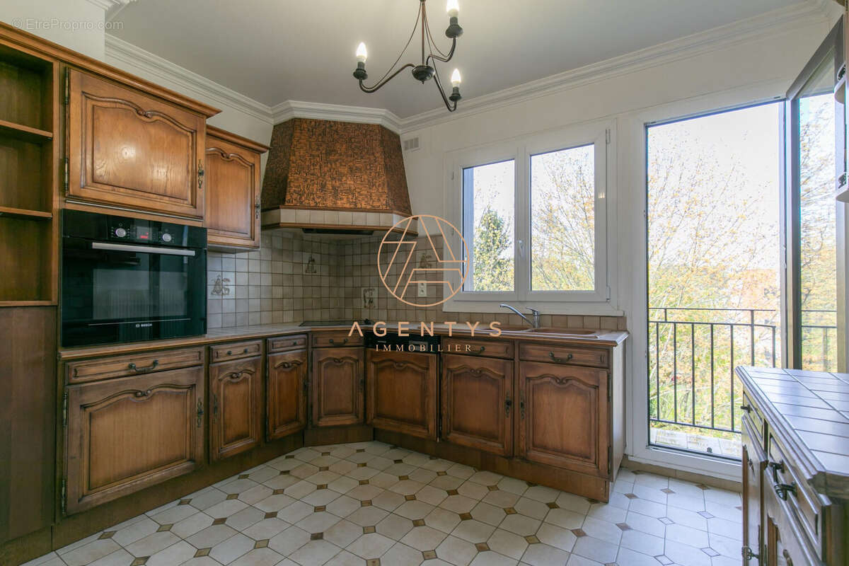 Appartement à CHENNEVIERES-SUR-MARNE