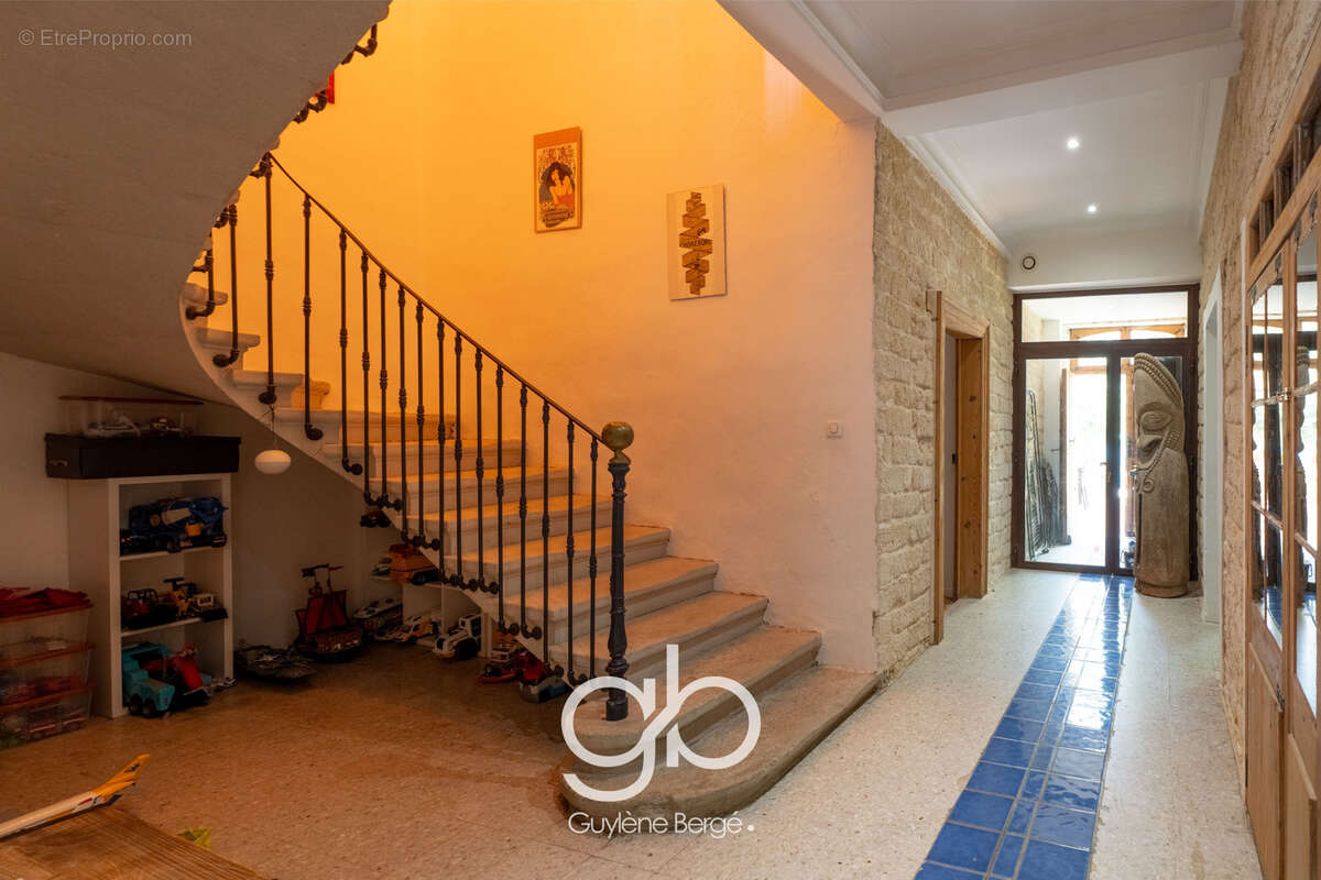 Lansargues Maison 4 chambres 234 M2 avec jardin - photo 9