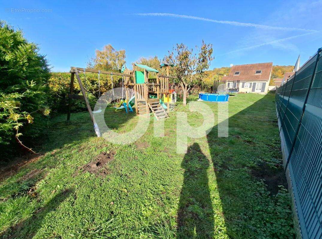 Maison à CUISE-LA-MOTTE