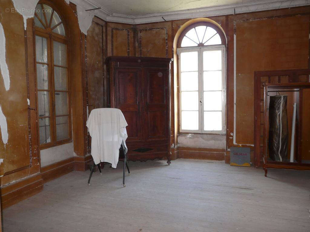 Domaine de caractere a renover sur 3 h - photo 11