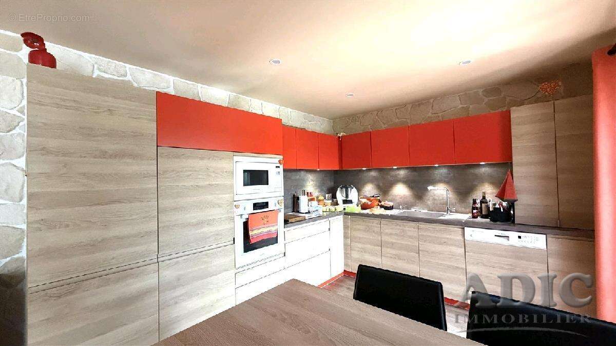 Maison à LONGPERRIER