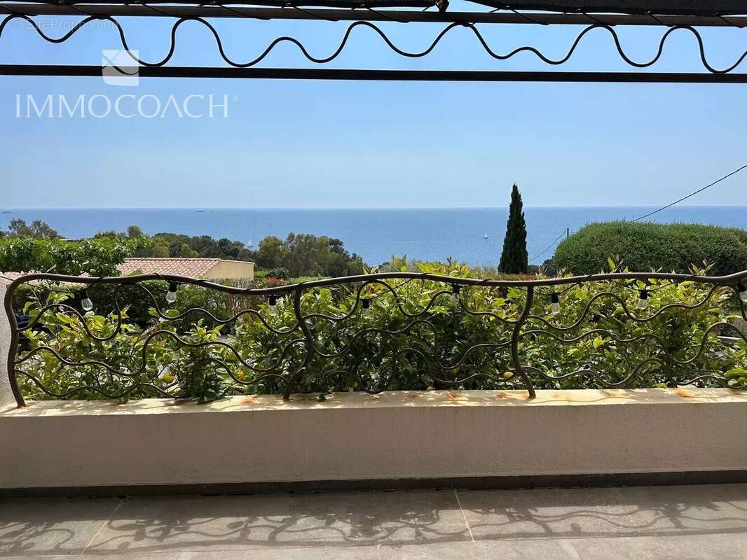 Maison à CARQUEIRANNE