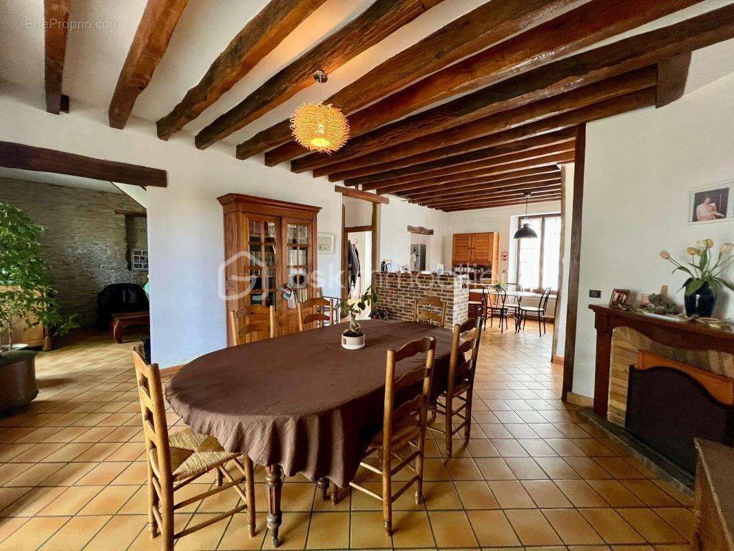 Maison à PUSSAY