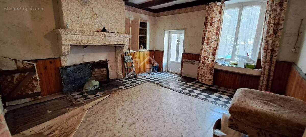 Maison à THIAUCOURT-REGNIEVILLE